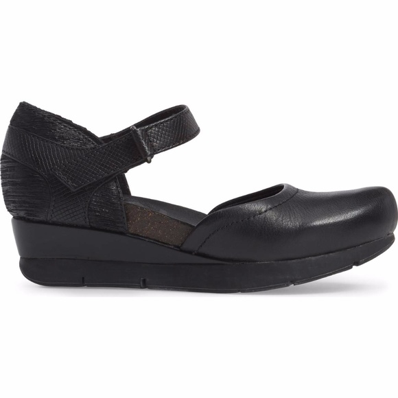 New! OTBT Women's Companion Mary Jane Wedge, Black - Picture 2 of 6